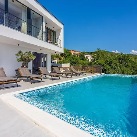 Mit Panoramablick Auf Kvarner Bucht, Privatpool, Bbq-bereich, Waschmaschine Crikvenica