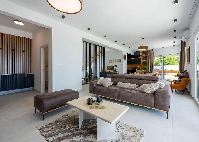 Mit Panoramablick Auf Kvarner Bucht, Privatpool, Bbq-bereich, Waschmaschine Tatil Evi Crikvenica