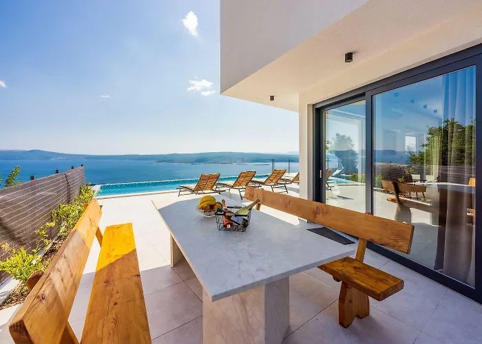 Mit Panoramablick Auf Kvarner Bucht, Privatpool, Bbq-bereich, Waschmaschine Crikvenica