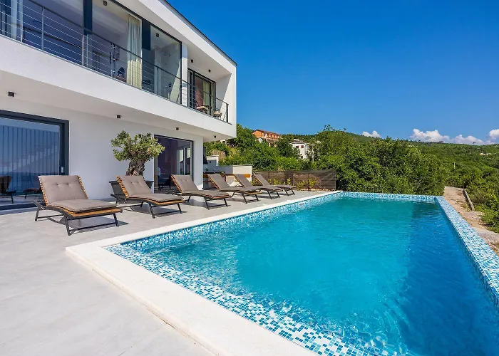 Mit Panoramablick Auf Kvarner Bucht, Privatpool, Bbq-bereich, Waschmaschine Crikvenica